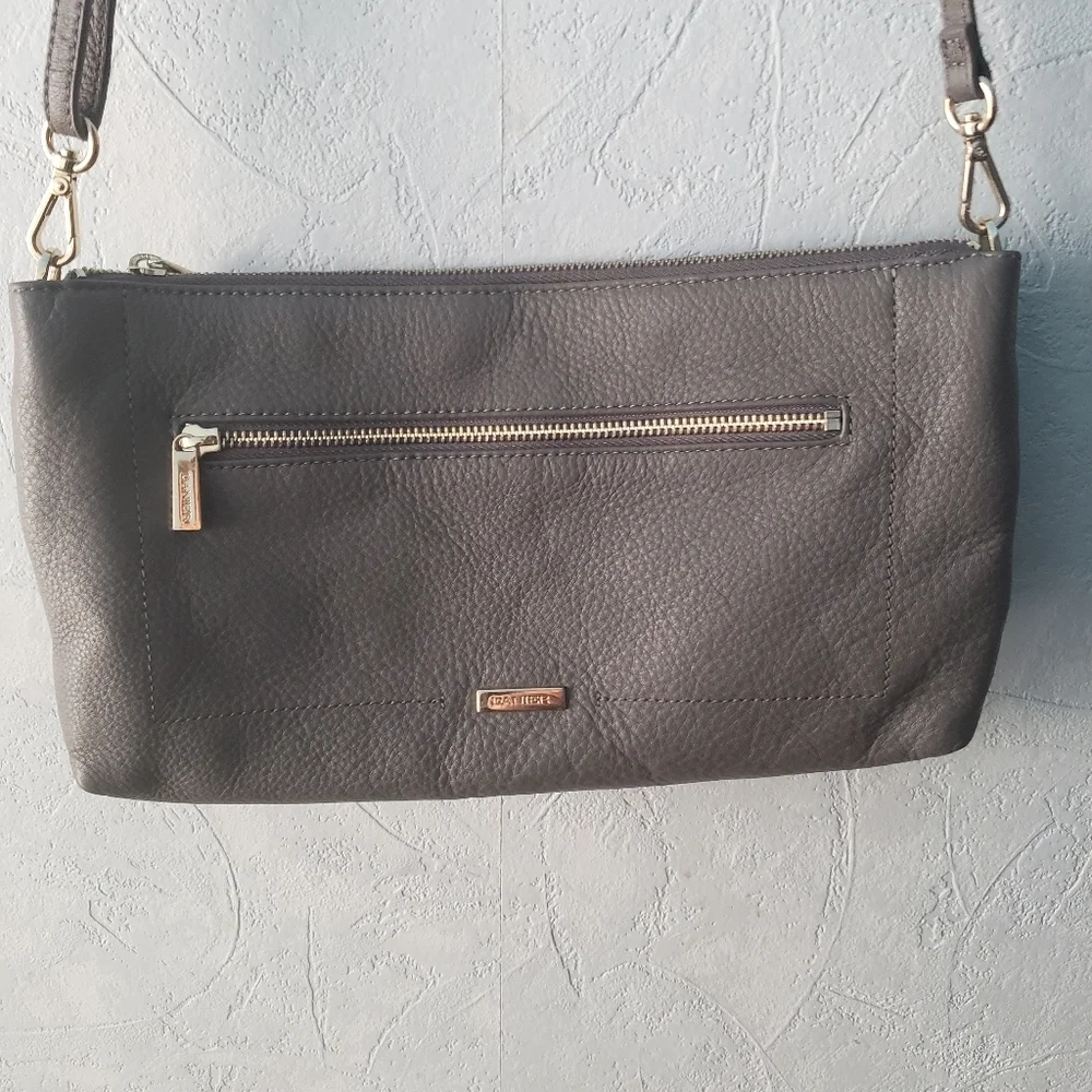 Danier leather handbag - Picture 2 of 3